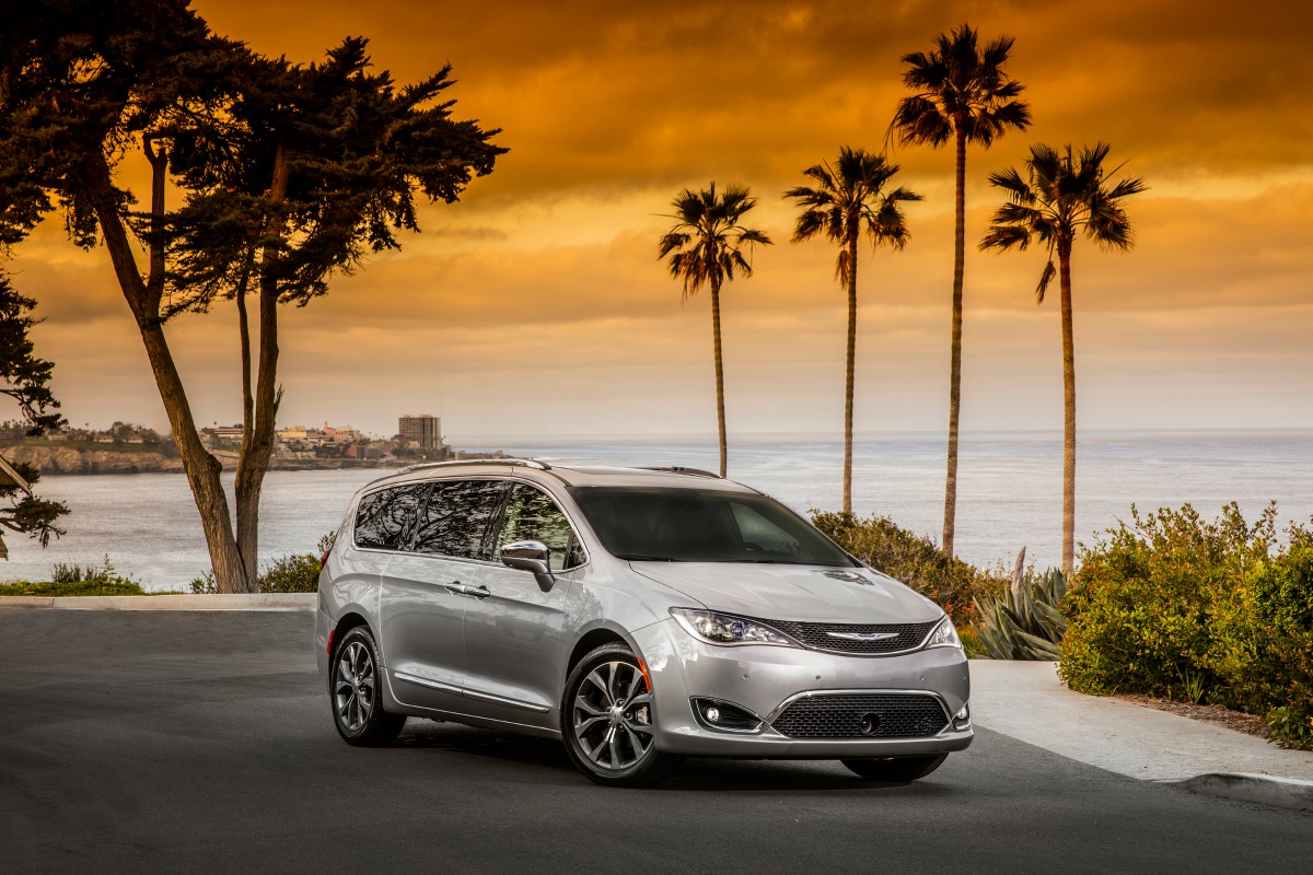 The Chrysler Pacifica Hybrid will feature Google's self-driving technology