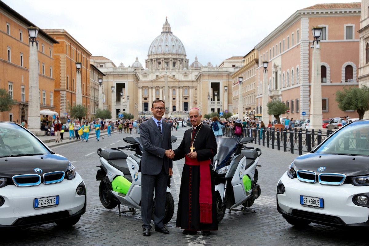 BMW gifts the Vatican zero emission vehicles