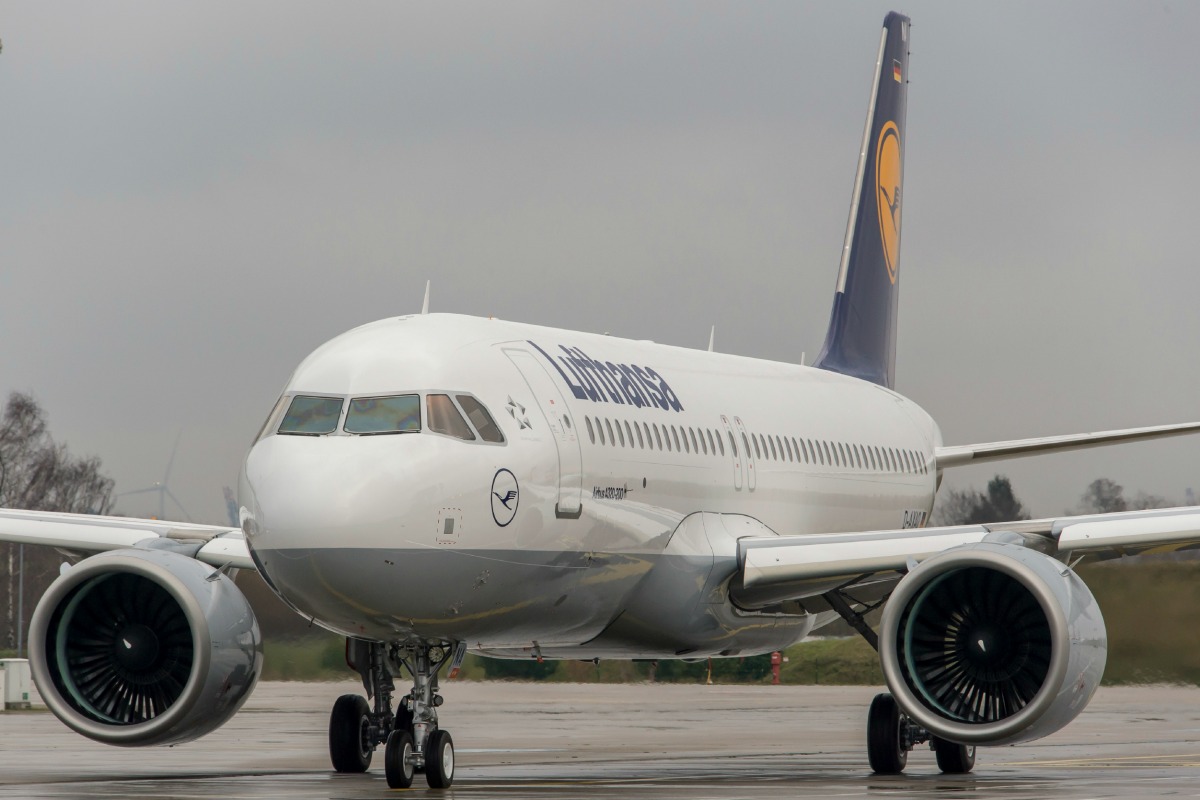Broadband in the air lifts off on some Lufthansa flights later this year