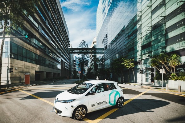 World’s first public trial of robo-taxi service in Singapore