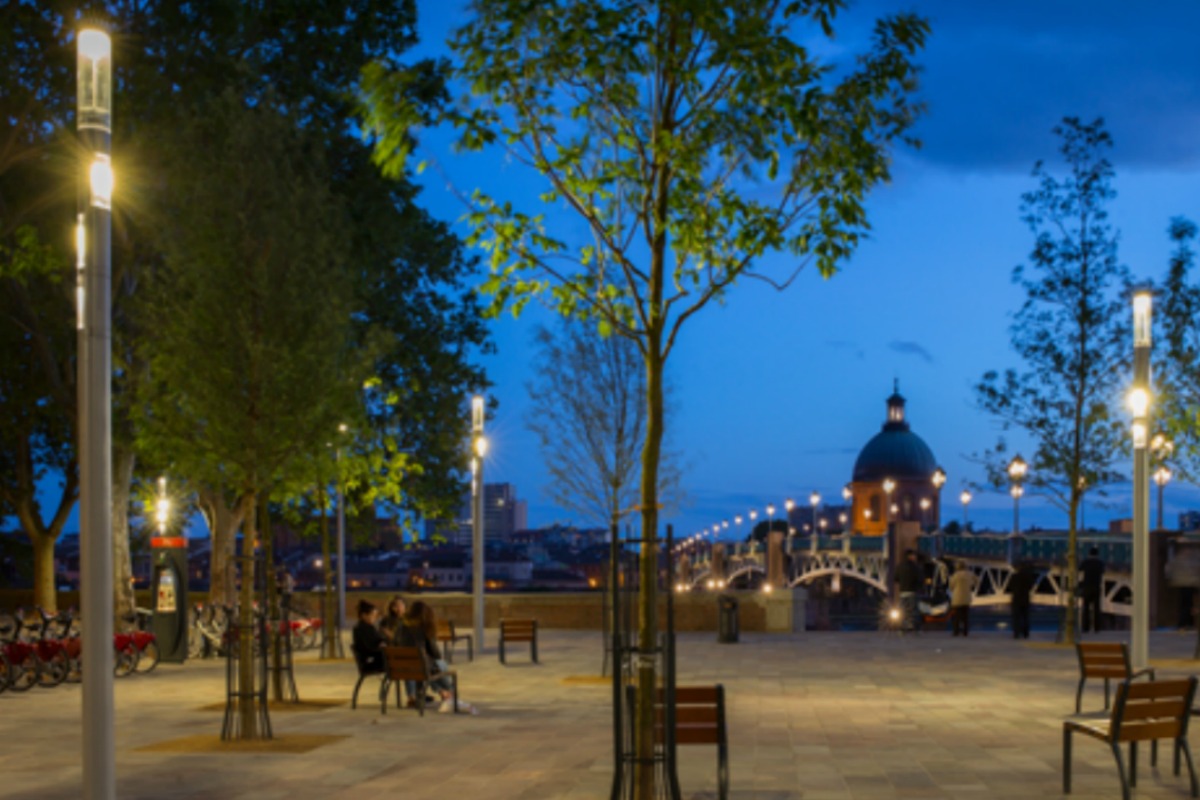 Shuffle by Schréder is helping to transform this square in Toulouse