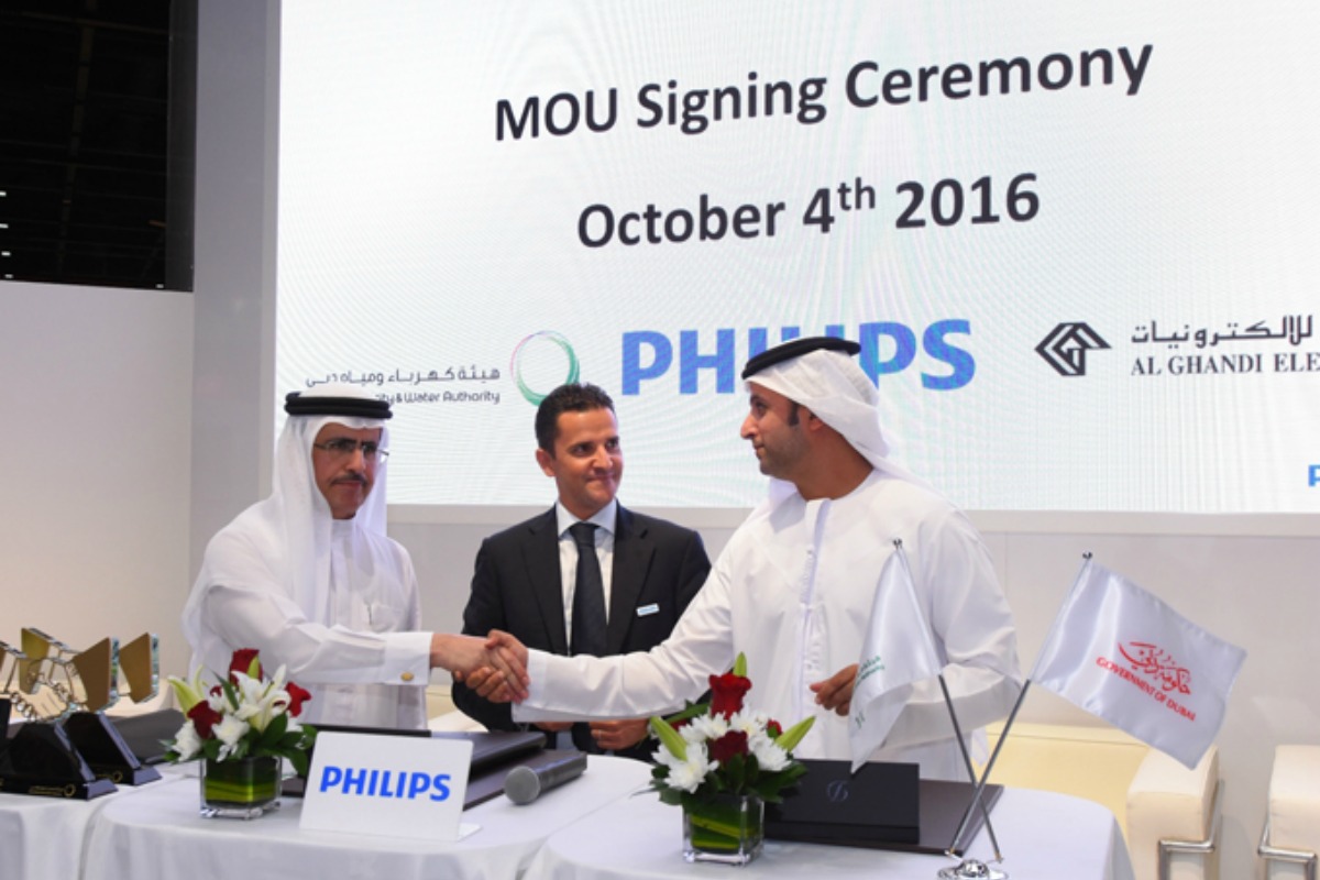 The agreement between DEWA and Philips Lighting is signed at WETEX in Dubai