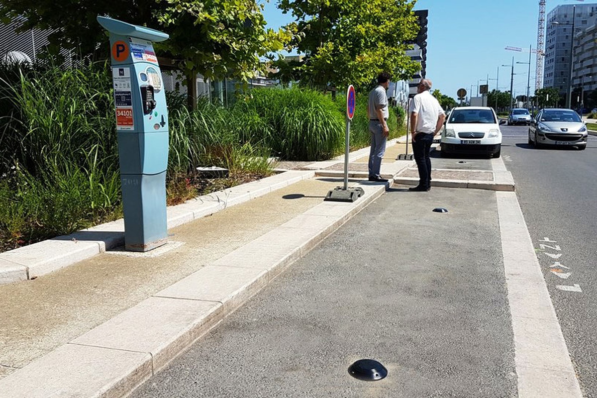 An installed base of global, on-street smart parking spaces of around 1.1m is predicted by 2026