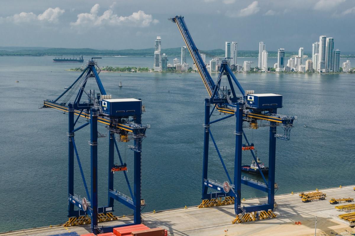 Kalmar's ship-to-shore cranes in action in Cartagena, Colombia