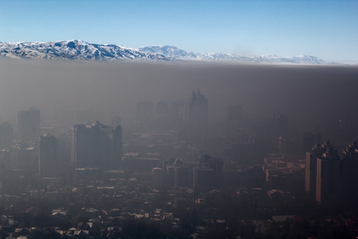 Smog over Almaty, Kazakhstan. Photo: Igors Jefimovs/wikimedia commons (PRNews-foto/HFT Stuttgart)