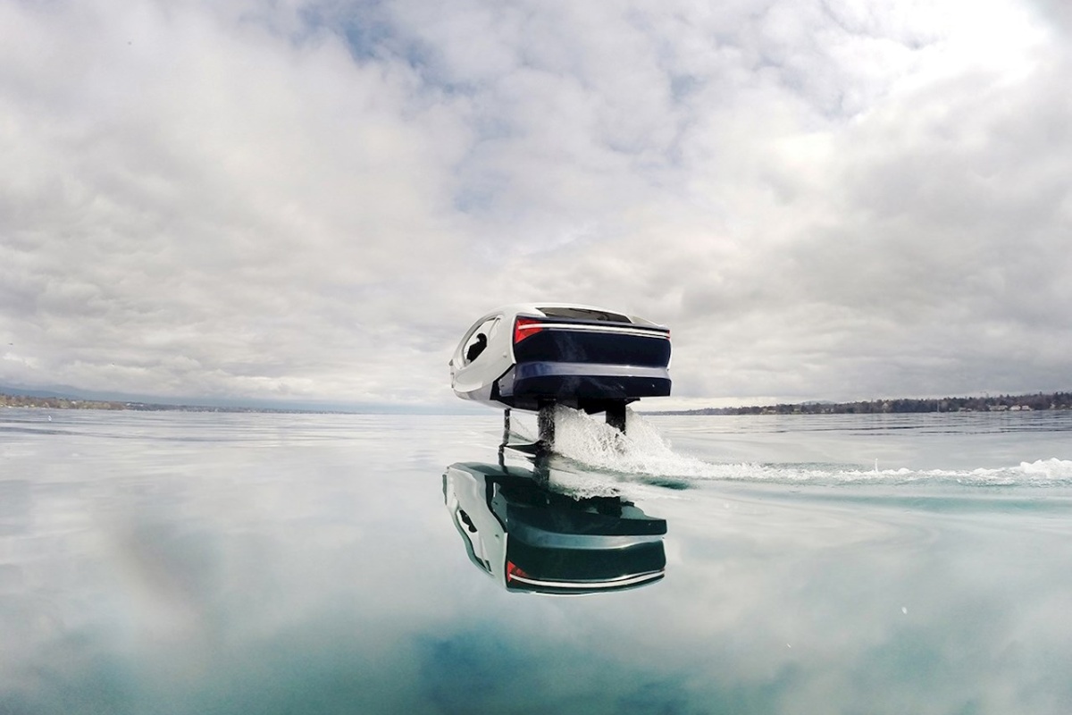 The futuristic Sea Bubbles is demonstrated on Lake Geneva