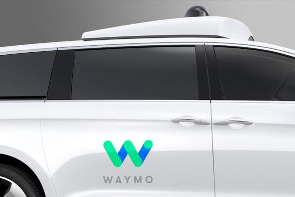 Training first responders on interacting with Waymo vehicles