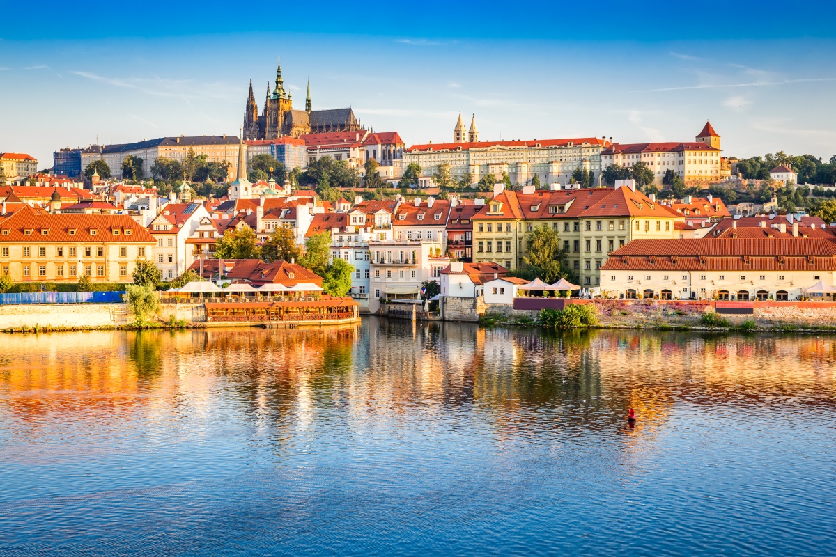 There are plans for continued expansion of the nationwide network in the Czech Republic