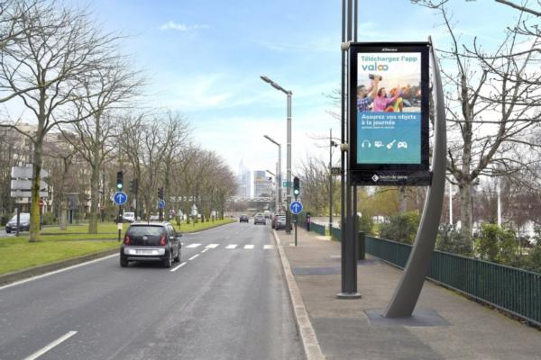 JCDecaux rolls out smart street furniture in Greater Paris