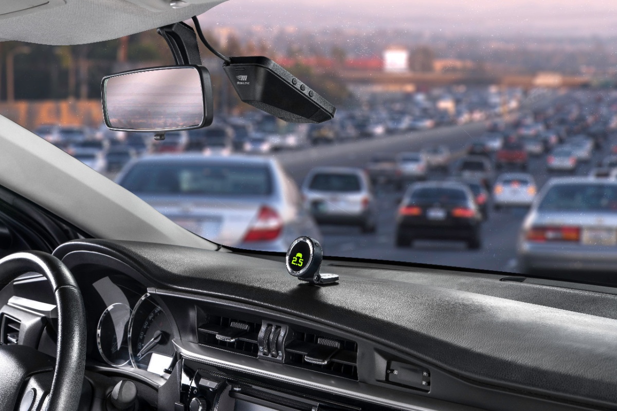 Mobileye's 8 Connect platform sees the road ahead through a camera lens