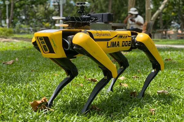 Singapore pilots robot dog to assist safe distancing in parks