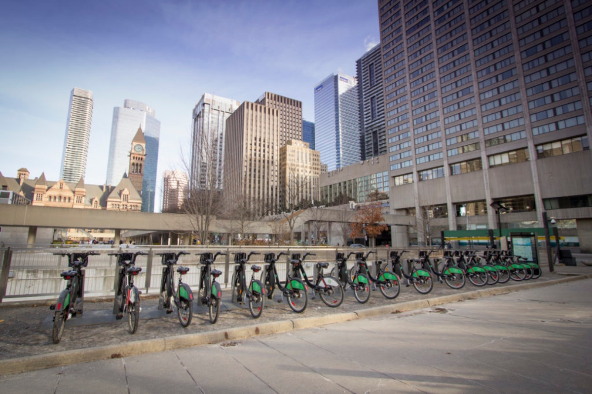 Toronto Bike Share has a network of 6,850 bikes and 625 stations across the city