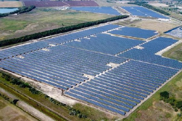 Contractor builds ready-to-use solar parks for Hungarian municipalities