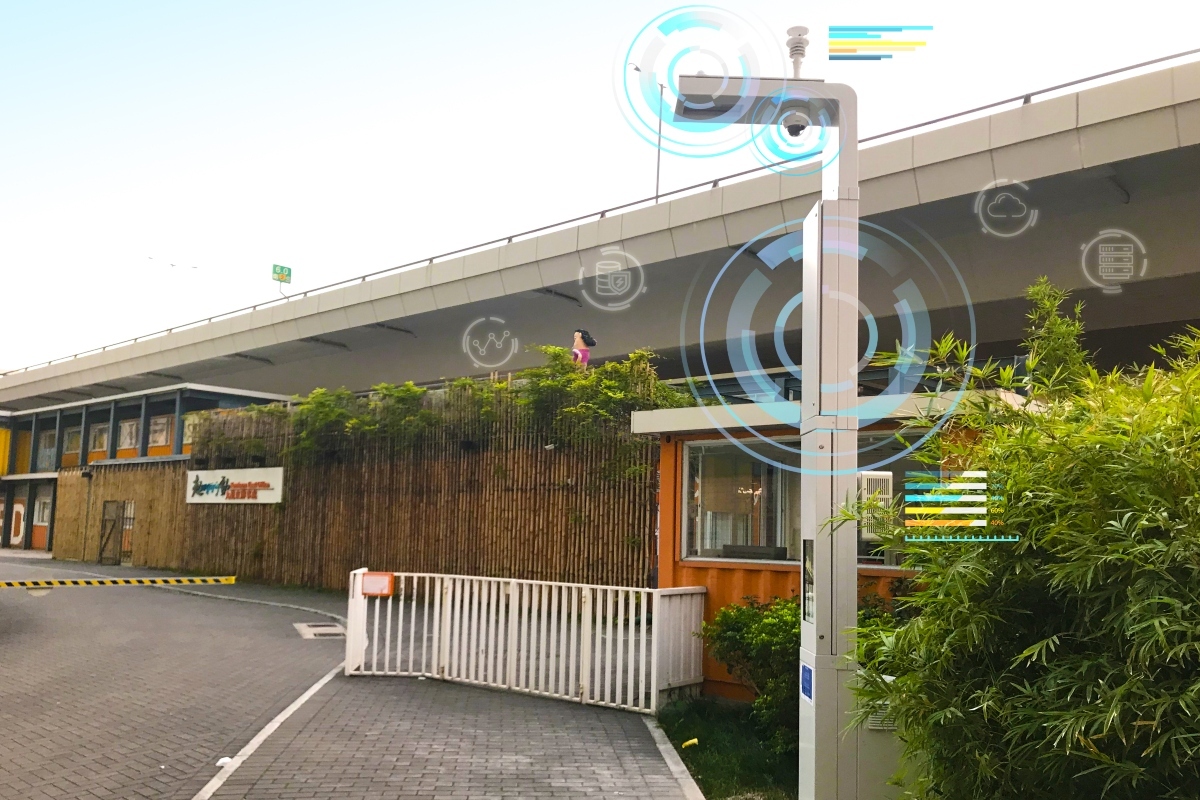 IoT platform provides an overarching backbone for city-wide network infrastructure formed by smart lampposts/street lightings, offering a good entry point for smart city deployments