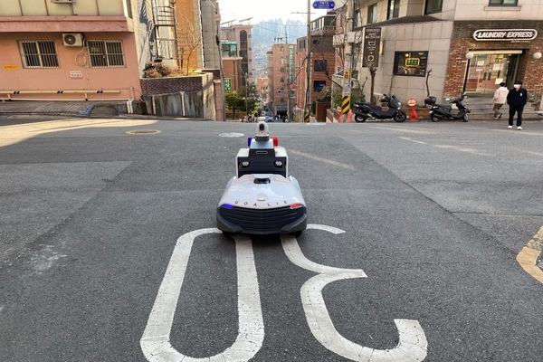  Autonomous robots will be deployed on the road to keep Seoul safe at night