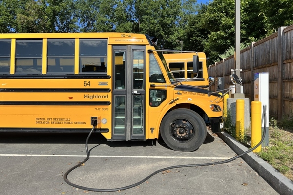 School buses give back energy in vehicle-to-grid project