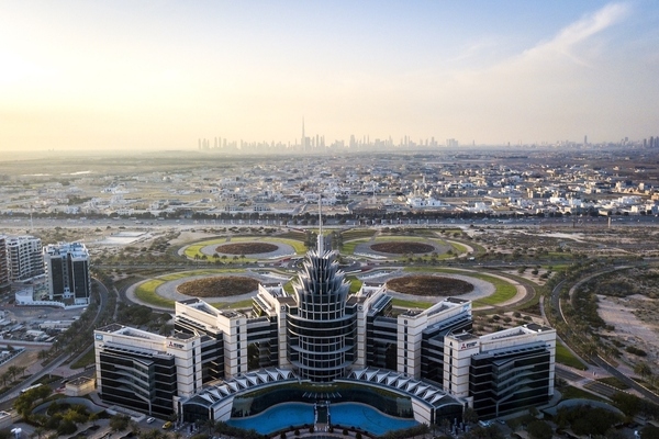 为迪拜经济自由区提供电力的智能城市解决方案