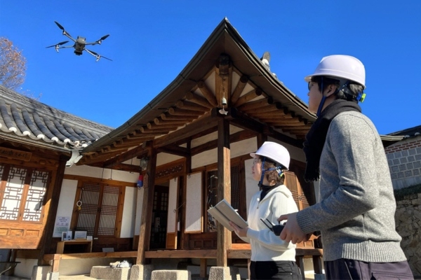 The drones will help carry out efficient and safe maintenance of the traditional Korean houses