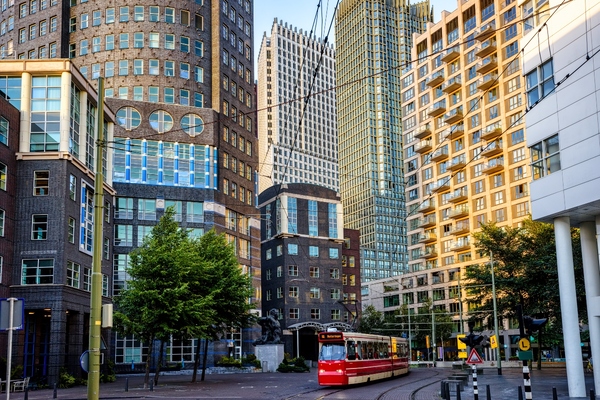 The Hague partners for on-demand transit service