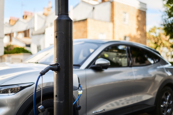 ubitricity 6 lamppost charge point_smart cities_PR.jpg