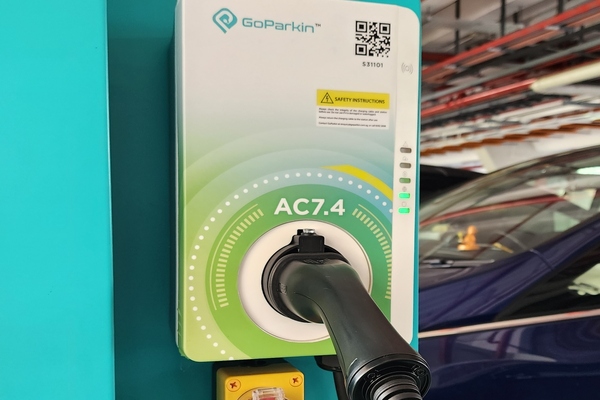Singapore deploys integrated smart car park and charging system