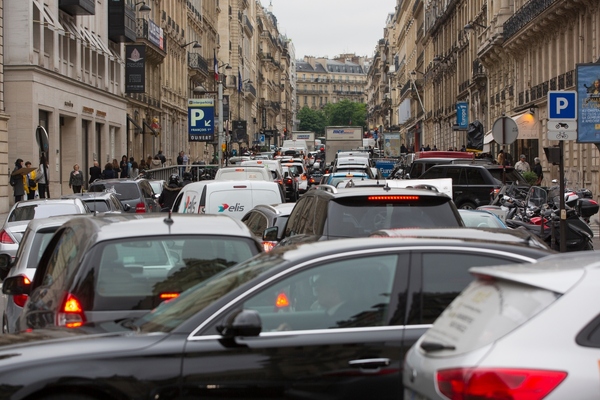Vianova analyses behaviours and sidewalk usage in Paris