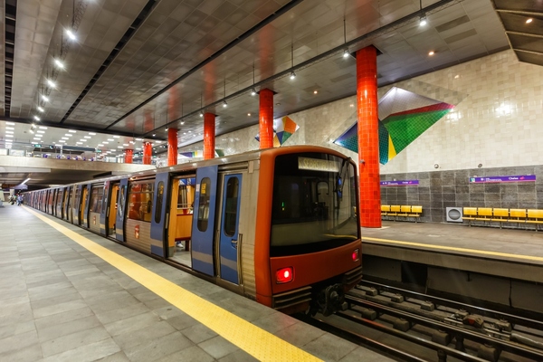 Lisbon Metro introduces contactless transit payments