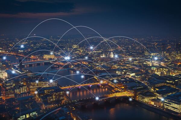 London connectivity25_smart cities_Adobe (1).jpg