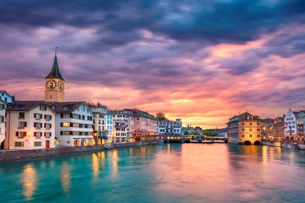 Zurich_sunset_smart_cities_Adobe.jpg