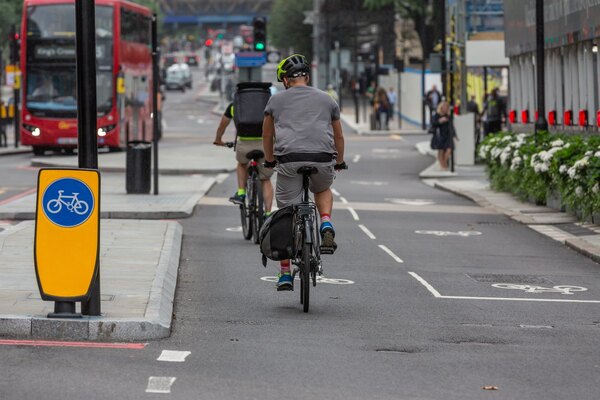 cycle_superhighway_UK_smart_cities_Adobe.jpg
