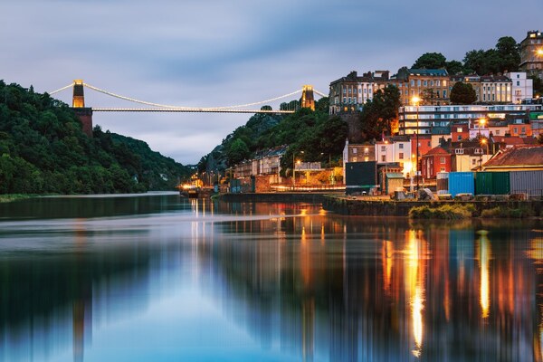 Bristol_Clifton_Bridge_smart_cities_Adobe.jpg