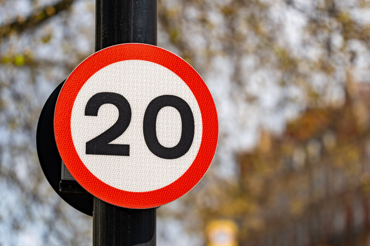 20mph speed sign_adobe