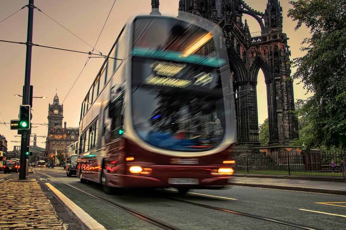 Edinburgh launches on-street bus tracking system