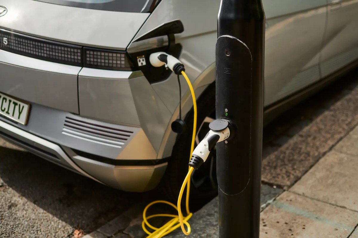 Birmingham launches on-street EV charging network