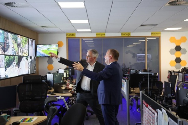 Image 2 TfGM Control Room EU Commissioner McGrath CitySwift smart cities PR Image 2 TfGM Control Room EU Commissioner McGrath CitySwift smart cities PR