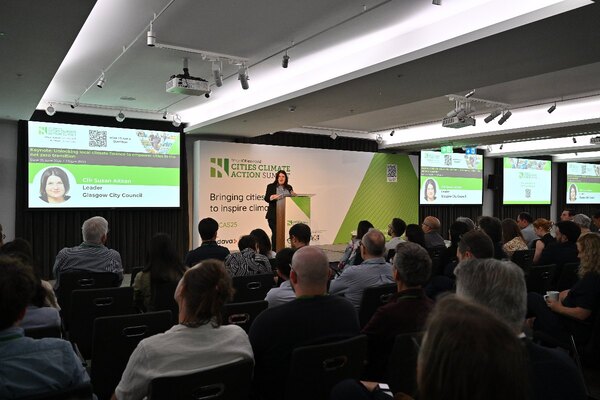 Smart Cities 25 City Hall 4988