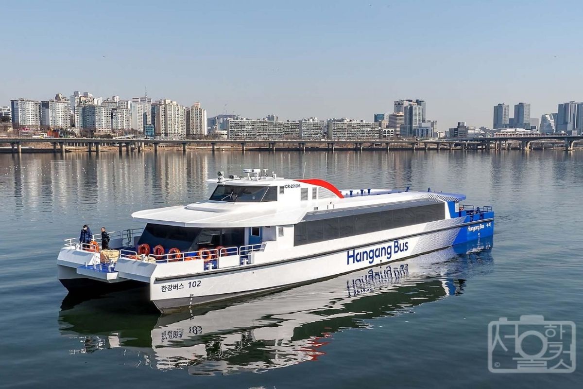 Seoul rolls out eco-friendly ferry service