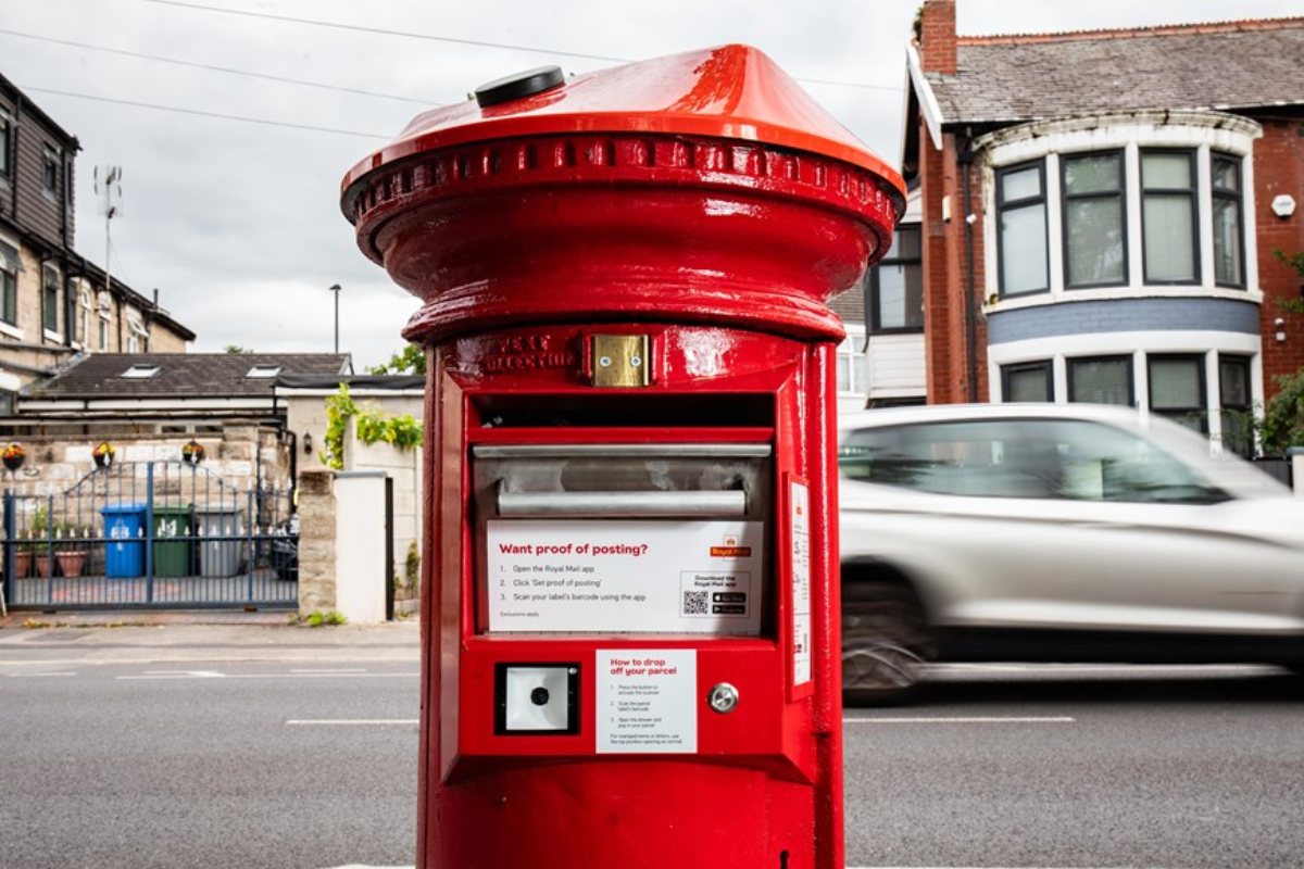 Royal Mail to roll out solar-powered postboxes in UK cities