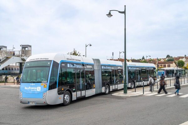 &Icirc;le-de-France Mobilit&eacute;s launches bus rapid transit line
