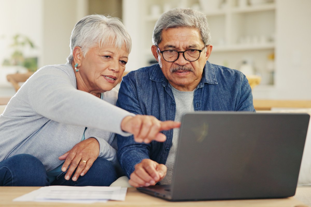 Seniors report they are online but don&rsquo;t feel empowered