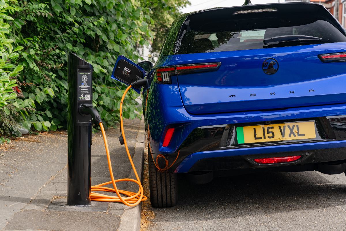 Oxfordshire accelerates public EV charging network