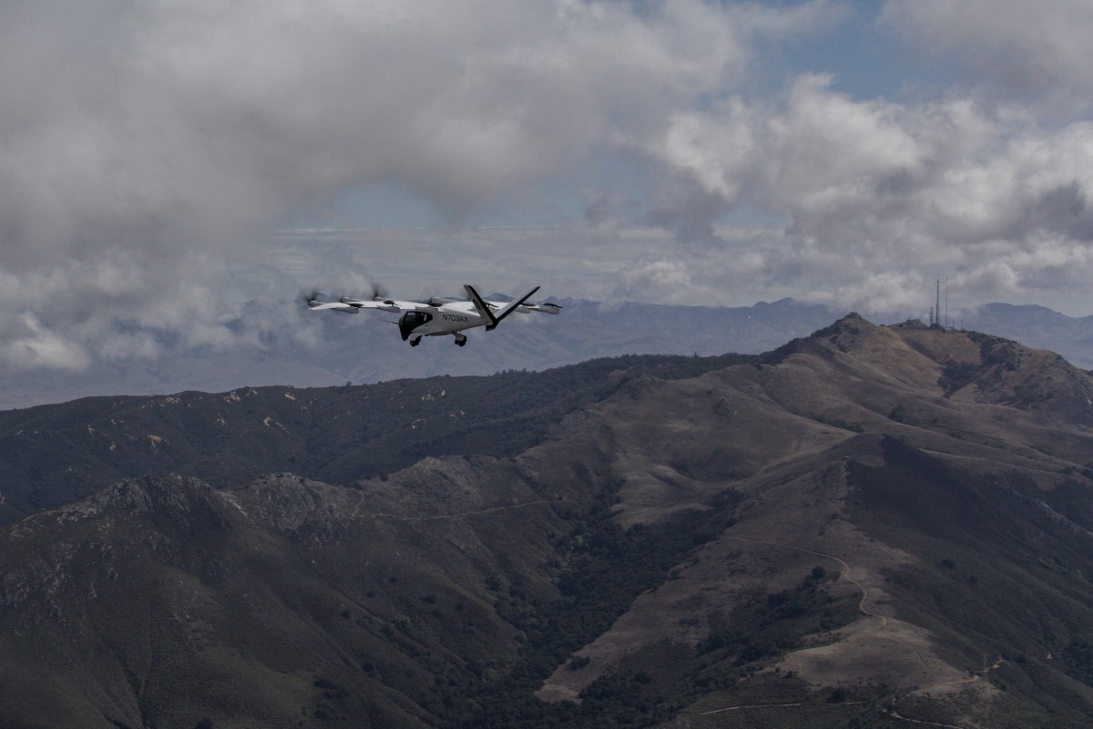 Archer completes piloted trip between Californian airports