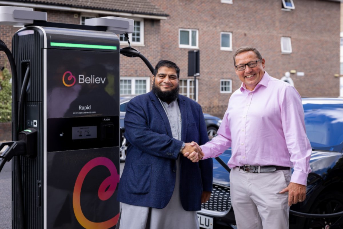 London borough rolls out ultra-rapid EV charge point network