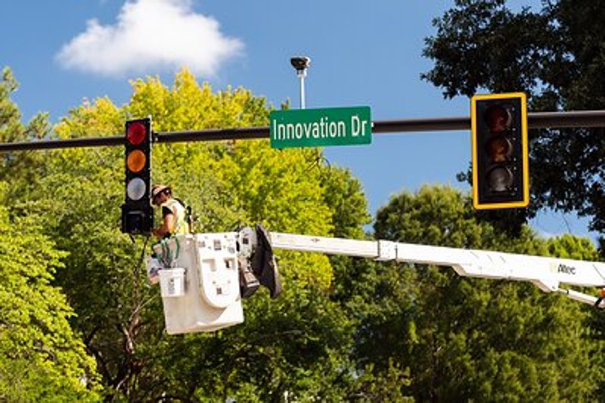 Curiosity Lab deploys AI-powered traffic signal system